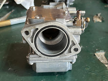 Lade das Bild in den Galerie-Viewer, Yamaha CARBURETOR 68C-10 four stroke
