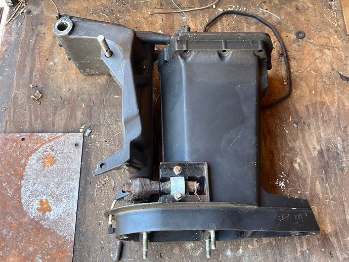 90 hp Mercury MIDSECTION DRIVESHAFT HOUSING 8974A11 SWIVEL 1499-8710A4 8710A17 8710A20 8M0102865 STEERING ARM PIN 12079A3 12079A9 EXHAUST PLATE 42954A1 42966T LINK ROD 873491 two stroke 3 cylinder 1988