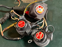 Lade das Bild in den Galerie-Viewer, Hitachi TRIM RELAYS solenoids A104-125 A104-124 Starter Solenoid A104-104 Suzuki Outboard
