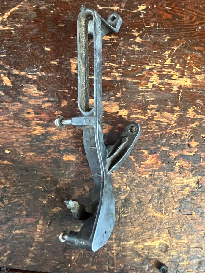 30 40 50 60 hp Mercury SHIFT LINKAGE BRACKET 8M0007243  four stroke