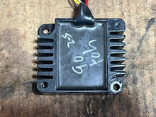 Lade das Bild in den Galerie-Viewer, 90 hp Tohatsu Nissan 3B7760655 Voltage Regulator two stroke 40 50 60 70 hp 1996-2002 SU204Y- 2 9717B01
