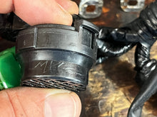 Lade das Bild in den Galerie-Viewer, 1 sold local mar2026—-BF 135 150 hp Honda 32100-ZY5-030 MAIN WIRE HARNESS ASSY | Use from Frame SN 1200962 BF135a
