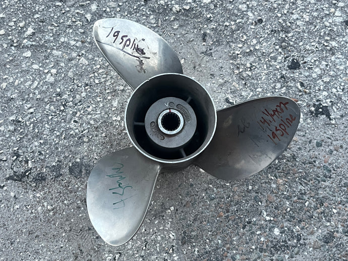 Volvo Penta SX Solas 14 1/4 x 22P RH PROPELLER 3-Blade prop 19 spline