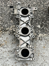 Cargar imagen en el visor de la galería, 90 hp Yamaha INTAKE MANIFOLD 6H1-13641-02-94 REED VALVE 688-13610-00-00 688-W0004-00-00 two stroke 1992-2009 some 75 hp
