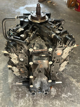 Lade das Bild in den Galerie-Viewer, rebuildable 115 hp Evinrude e-tec CYLINDER CRANKCASE two stroke
