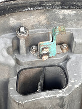 Cargar imagen en el visor de la galería, f 115 hp Yamaha TOP COWLING engine cover 68V-42610-10-8D four stroke 2002-2011 68V-42610-14-00 68V-42610-13-00 68V-42610-12-00 68V-42610-12-8D 68V-42610-11-8D 68V-42610-10-8D
