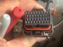 Load image into Gallery viewer, 30 25 15 hp Evinrude E-tec ENGINE HARNESS 0587061 two stroke 2017 AA AB AF
