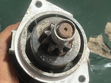 Lade das Bild in den Galerie-Viewer, DF 30 25 hp Suzuki STARTING MOTOR starter 31100-94402 31100-94401 four stroke 2015-2024 compatible with some 40 hp
