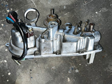 Cargar imagen en el visor de la galería, 150 - 300 hp Yamaha 68F-14182-01-00 VST FLOAT CHAMBER COVER 60V-14182-01-00 PUMP LEAD WIRE 68F-82509-00-00 2000-2011 two stroke HPDI
