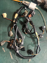 Load image into Gallery viewer, f 115 hp Yamaha WIRE HARNESS ASSY 2 68V-8259M-00-00 four stroke 2000-2005
