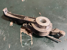 Load image into Gallery viewer, 70 hp Johnson Evinrude THROTTLE LEVER 0387800 SPARK ADVANCE 0319318 THROTTLE LEVER TO CAM 0336424 two stroke
