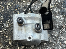 Lade das Bild in den Galerie-Viewer, 30 25 15 hp Evinrude E-tec FUEL INJECTOR 5010220 5004428 353748 two stroke 2017 AA AB AF
