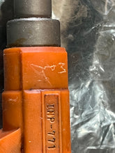Lade das Bild in den Galerie-Viewer, 4 tested for customer sep2025——-DF 115 140 hp Suzuki FUEL INJECTOR genuine 15710-65D00 Four Stroke 2002-2012 some compatibility 90 100 hp
