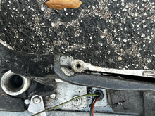 Lade das Bild in den Galerie-Viewer, LOCAL PICK UP ONLY: 200 - 300 hp Evinrude E-tec LOWER SIDE COVER starboard 25” 5005206 0350881 Two Stroke
