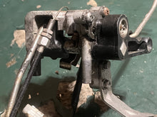 Lade das Bild in den Galerie-Viewer, DF 30 25 hp Suzuki SHIFT ROD (S &amp; L) 25111-94L00 CLUTCH SHAFT LEVER 21210-94L00 ROD 23211-94L00 HOLDER 21151-94L00 four stroke 2018
