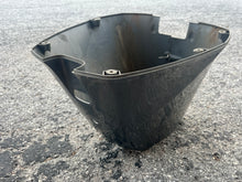 Cargar imagen en el visor de la galería, f 115 hp Yamaha bottom cowling APRON 67F-42741-00-8D Four Stroke 2000-2005
