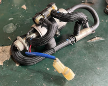 Load image into Gallery viewer, DF 250 225 200 hp Suzuki 15100-94900 FUEL PUMP for vst 15410-93J00 FUEL FILTER L, 15643-93J00 FUEL FILTER,  
15645-93J00 CHECK VALVE  Four Stroke 2005-16 outboards
