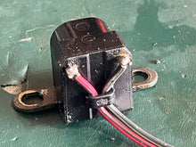 Lade das Bild in den Galerie-Viewer, DF 200 hp Suzuki IGNITION TIMING COIL 32160-88L00 four stroke 2005-2021 some compatibility 40 - 300 hp
