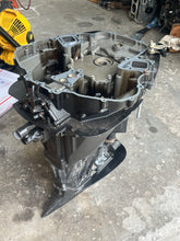 Lade das Bild in den Galerie-Viewer, DF 225 200 hp Suzuki 25” DRIVESHAFT HOUSING MIDSECTION, ENGINE HOLDER 51111-93J03-0EP, STEERING ARM 43750-93J02-0EP  &amp; SWIVEL BRACKET four stroke v6 2007
