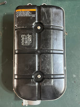 Lade das Bild in den Galerie-Viewer, 75 hp Yamaha CARBURETOR 1 692-14301-45-00 CARB 2 692-14302-45-00 CARB 3 692-14303-45-00 two stroke 1995-2000 ACCELERATOR LEVER ROD 688-41217-01-00, CHOKE ROD 2 688-41257-01-00, Intake COVER 1&amp;2 688-14417-01-94 688-14418-01-00
