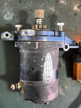 Lade das Bild in den Galerie-Viewer, 90 80 hp Tohatsu Nissan STARTER MOTOR 353760103 BRACKET UPPER 3B7051010 Two Stroke
