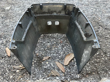 Lade das Bild in den Galerie-Viewer, 75 85 hp Yamaha BOTTOM COWL APRON 688-42741-00-4D two stroke - some compatibility with 90 hp 1994-1995
