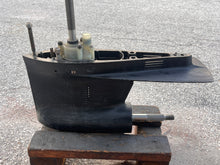 Cargar imagen en el visor de la galería, 115 hp Mercury Tower Of Power LOWER UNIT 20” long 1655-7333T42 1655-7333A42 Two Stroke 6 Cylinder
