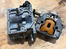 Lade das Bild in den Galerie-Viewer, 200 hp Mercury CARBURETOR SET WMV 5-1 5-2 5-3 3326-828272A13 828272A49, 3326-828272A14 828272A50, 3326-828272A15 828272T51 two stroke 1996-1998
