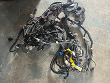 Lade das Bild in den Galerie-Viewer, VF 225 250 200 hp Yamaha WIRE HARNESS ASSY 6CB-82590-02-00 four stroke 2013-2015 4.2 Liter
