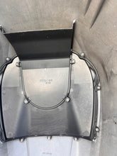 Lade das Bild in den Galerie-Viewer, f 300 hp Yamaha TOP COWLING 6CE-42610-00-00 6BJ-42610-10-8D 6BJ-42610-20-8D 6BJ-42610-21-8D four stroke 2007-15
