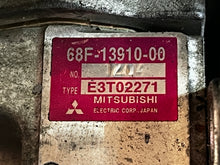 Load image into Gallery viewer, 150 200 hp Yamaha FUEL PUMP ASSY 68F-13910-00-00 COVER 68F-13993-00-00 two stroke HPDI 2000-2003 some 175 hp
