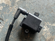 Cargar imagen en el visor de la galería, 115 hp Mercury Optimax IGNITION COIL 5-pin 879984T00 Two Stroke 3 Cylinder DFI 2008 many hps 40-250 some efi
