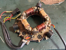 Lade das Bild in den Galerie-Viewer, DT 150 hp Suzuki STATOR ASSY pulser 32101-87D00 32101-87D20 two stroke CARBURETED 1987-1993 some 175 200 225 hp
