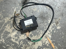 Lade das Bild in den Galerie-Viewer, 25 15 10 hp Mercury CDI SWITCH BOX 855713A4 114-7452K1 two stroke 2 cylinder
