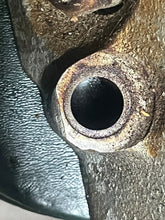 Load image into Gallery viewer, sold ebay aug2025——5.0 5.7 Liter OMC 1989 cylinder head #1 3853852 985431 Valve Cover 0986748 volvo
