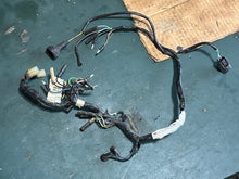 Lade das Bild in den Galerie-Viewer, BF 15 20 hp Honda 32100-ZY1-000 WIRE HARNESS ASSY 2003-2007 four stroke
