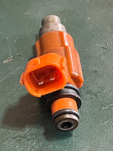 Lade das Bild in den Galerie-Viewer, DF 140 115 hp Suzuki FUEL INJECTOR INP771 771025G 15710-65D00 four stroke 2002-2011 some 90 &amp; 100 compatibility CLEANED
