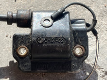 Lade das Bild in den Galerie-Viewer, OEM Yamaha Ignition Coil CM 61-32 V6 TWO STROKE 8” boot cord
