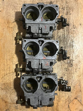Lade das Bild in den Galerie-Viewer, 150 135 hp Mercury CARBURETOR SET WMH 31-1 31-2 31-3 3311-818650A31 818650A32 818650A56 two stroke v6
