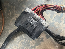 Lade das Bild in den Galerie-Viewer, VF 225 250 200 hp Yamaha WIRE HARNESS ASSY 6CB-82590-02-00 four stroke 2013-2015 4.2 Liter
