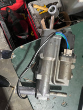 Cargar imagen en el visor de la galería, sold 2025——F 75 90 hp Yamaha power trim and tilt assy PTT oem 6D8-43800-01-8D four stroke 2006-2012
