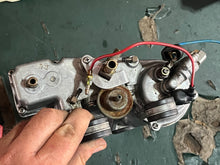 Lade das Bild in den Galerie-Viewer, 250 hp Yamaha OX66 VST FLOAT CHAMBER W TOP 66K-14980-00-00 &amp; FUEL PUMP 67H-13907-00-00 Two Stroke v6 150 - 225 hp 1999-2003
