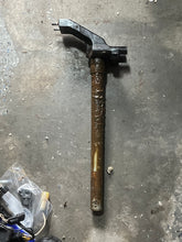 Lade das Bild in den Galerie-Viewer, DF 30 hp Suzuki STEERING ARM BRACKET 43750-94L00-YAY four stroke 2018
