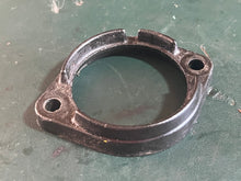 Load image into Gallery viewer, f 25 hp Yamaha 65W-14262-00-00 FLANGE four stroke 65W-14457-10-00 INTAKE SEAL
