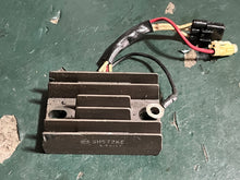 Lade das Bild in den Galerie-Viewer, DF 30 25 hp Suzuki RECTIFIER REGULATOR 32800-94L00 four stroke 2015-2019
