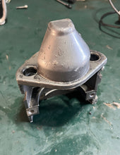 Load image into Gallery viewer, DT 140 hp Suzuki 31911-94610-0ED STARTING BRACKET starter two stroke 1989-1997 Superseded by 31911-94620-0ED
