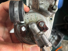 Load image into Gallery viewer, 150 200 225 250 hp Yamaha VST FLOAT CHAMBER COVER 66K-14182-02-00 two stroke OX66 2001-2002
