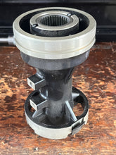 Cargar imagen en el visor de la galería, 90 - 225 hp Johnson Evinrude PROP BEARING CARRIER 5000363 lower unit Two Stroke v4 v6
