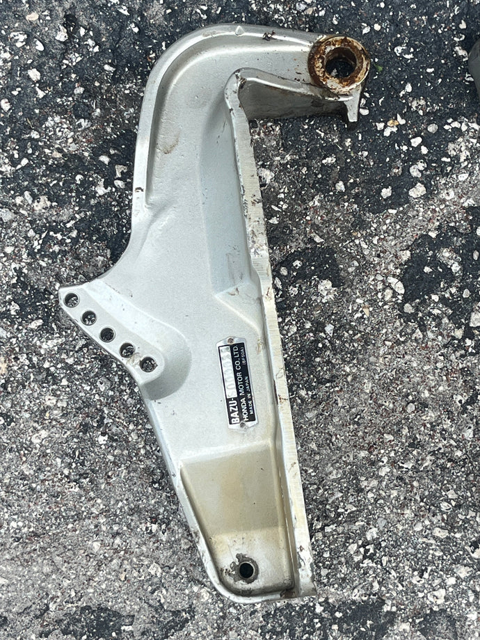BF 50 40 hp Honda STERN BRACKETS starboard right 50301-ZV5-020ZA port left 50311-ZV5-010ZA four stroke pre-1997-2003