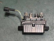 Load image into Gallery viewer, 150 175 200 225 250 hp Yamaha 68F-81950-00-00 60V-81950-00-00 RELAY ASSY two stroke OEM 2000-2009
